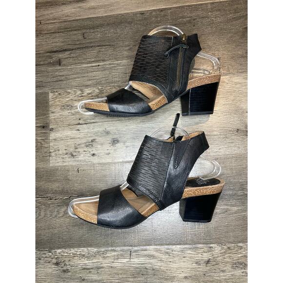 Sofft Milan 8.5 M Perforated Leather Sandals Stacked Heel Ankle Cuff Side Zip - Picture 4 of 8